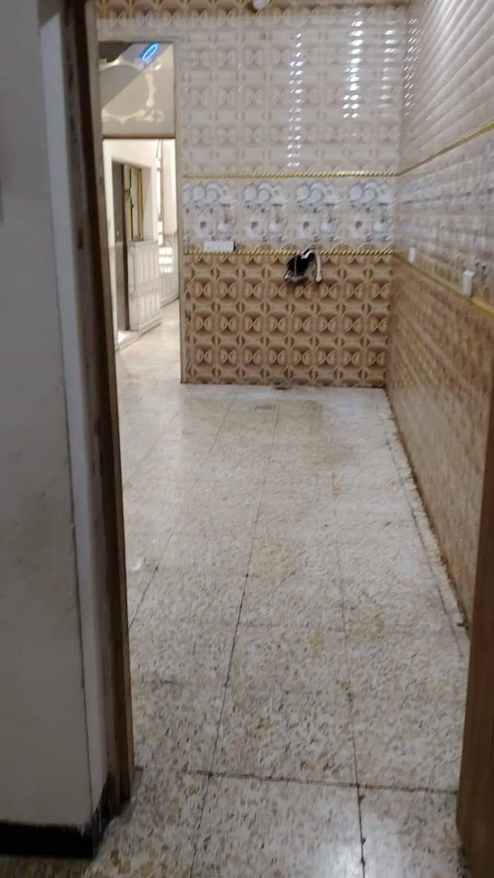 ⭕️ دار للبيع_طابو زراعي سند 25 بناء حديث مابي اي نقص خدمات كاملة 
⭕️الموقع /حله /حي الصدرين  الفرع مقابل المولدة
⭕️عرض الشارع 8
⭕️ المساحة -
100) (5✖️20)
يحتوي الطابق الاول ع //1غرفة نوم➕كلدور➕صالة➕مطبخ➕ منور ➕ مجمعات صحية 2
يحتوي الطابق الثاني ع /
غرفة نوم
السعر٦٤ وبي مجال  ويرهم مراوس بيت مساحة اكبر 
      للمزيد من التفاصيل الاتصال او واتساب
***********
