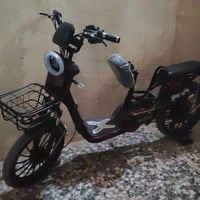 شباب دراجه جديده طالعة من الوكيل قبل شهرين الدراجه استعمال نظيف  للبيع...