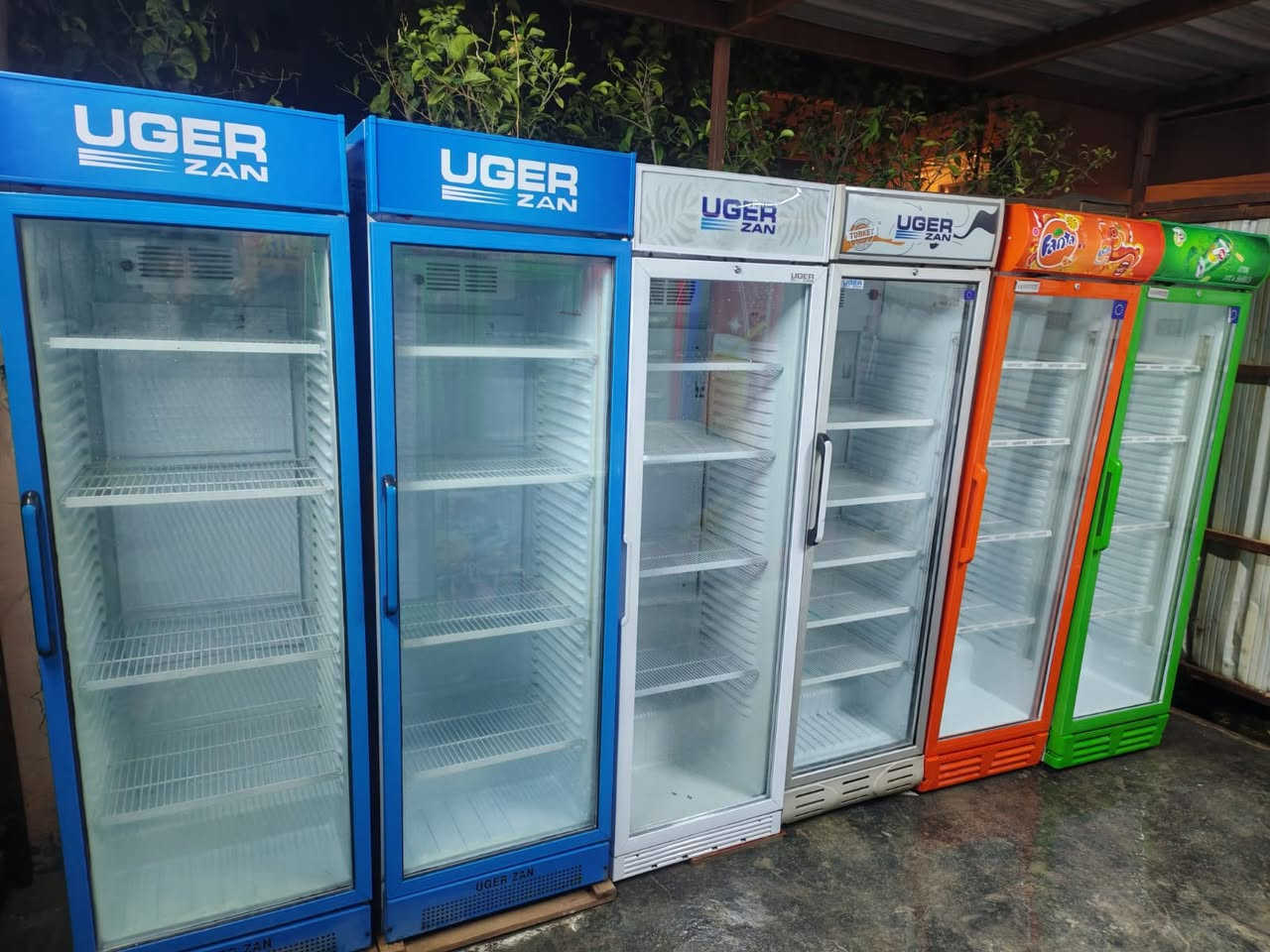 سلام عليكم عارضات للبيع تركي الايكور الاصلي ابو الحاسبه نضافه 100/100 حجم 22 شراي يتصل *********** مكاني بغداد جميلة واكو توصيل 🚚
