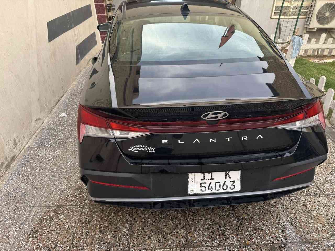 سلام وعليكم
النترا 2024 سياره زيرو مماشيه
بدون تبديل صار بيها صبغ
بس بنيد والخشم مال شاصي 
كنديه سياره عاديه 
رقم بغداد بسمي 
بغداد الجديده 
147 وبيها مجال 
***********
