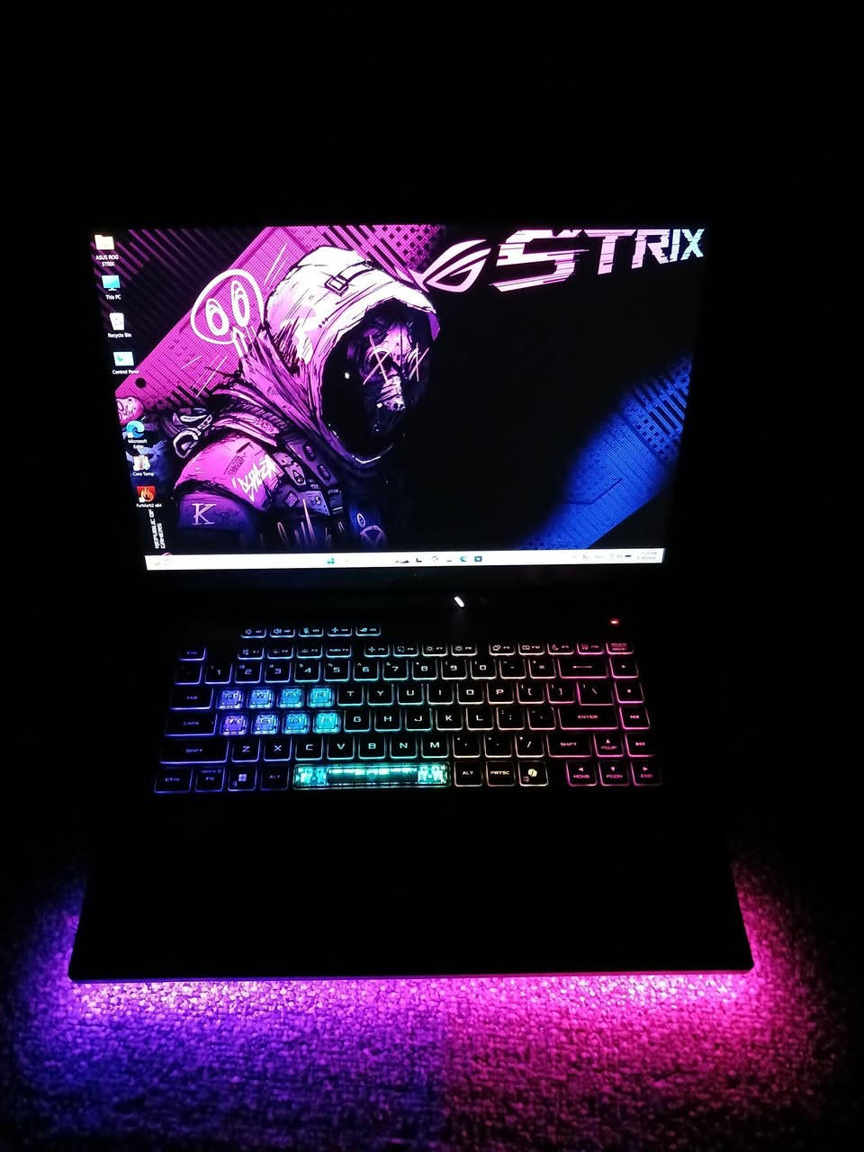 لابتوب ASUS ROG Strix مستعمل بحالة ممتازة  صحة البطارية 94%
السعر: مليونين و 140 الف ثابت وغير قابل للتفاوض
 الحالة: مستعمل
 الماركة: ASUS  الموديل: ROG Strix G614FM-WS94
للاطلاع على المواصفات الكاملة للموديل، ممكن البحث عنه بالإنترنت.
 المعالج: Ryzen 9 9955HX 275HX 
 سنة الإصدار: 2025
 الرام: 16GB DDR5
 التخزين: 1TB SSD NVMe
 الشاشة: 16 إنج WUXGA/FHD+ (1920×1200) مع تغطية 100% sRGB وألوان دقيقة.
 كرت الشاشة الداخلي: Shared 8GB
 كرت الشاشة الخارجي: RTX 5060 8GB (TGP 115W)
 كيبورد RGB كامل الإضاءة
 السعر النهائي: ملیونین 140 الف  ثابت
 الموقع: أربيل
 للتواصل: *********** WhatsApp
