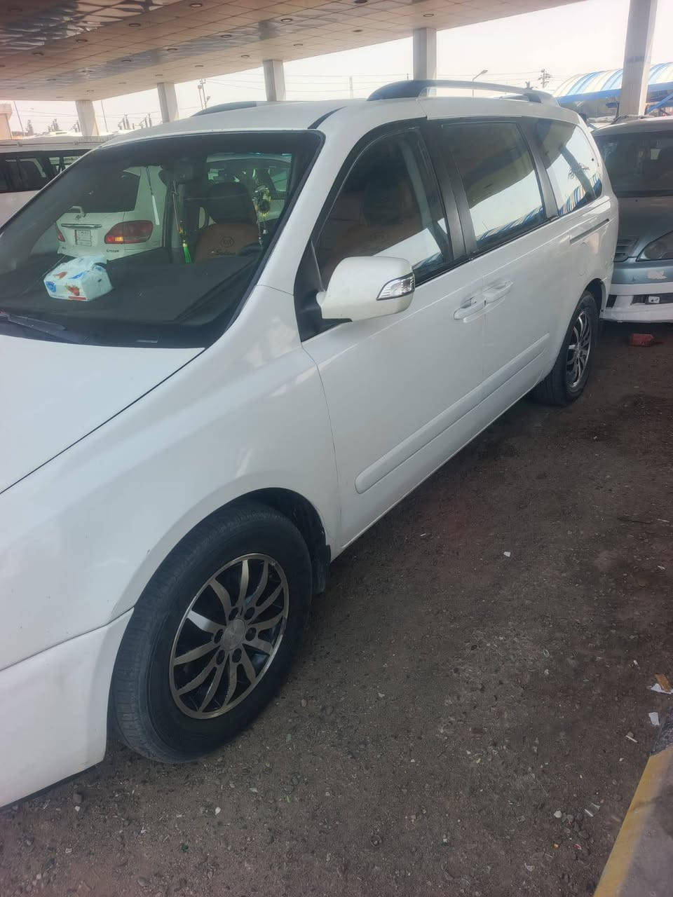 السلام عليكم بيع مستعجل
كيا سيدونا سعر 165 وبيها مجال اي تفاصيل اتصل
*********** 
***********
يتفور وات ساب
