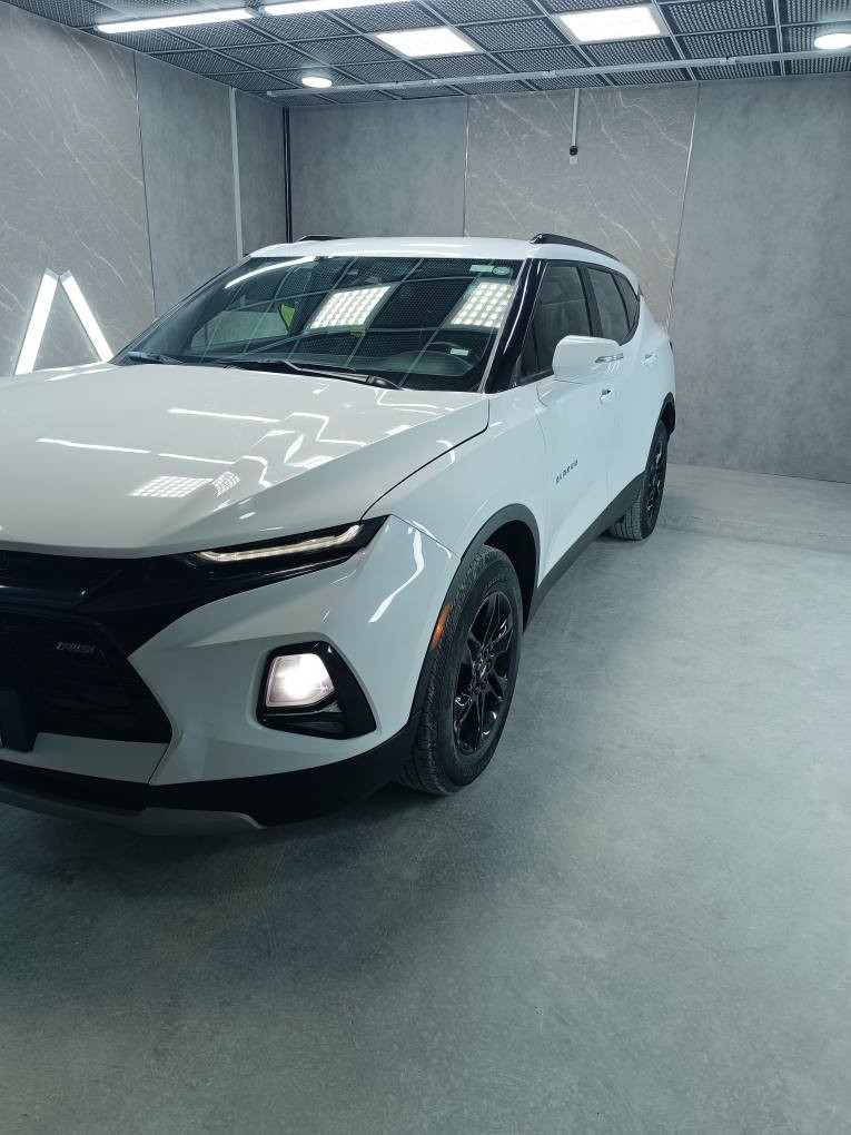 سلام عليكم للبيع و المروس سياره بلايزر 

موديل2021 فئه RS مكينه 

6 سلندر مواصفاته فول عده البنوراما ضربته بنيد 

وجاملغ الباب صبغ السعر 185 المكان النجف الاشرف 

الاستفسارات الاتصال *********** النجف, العراق
