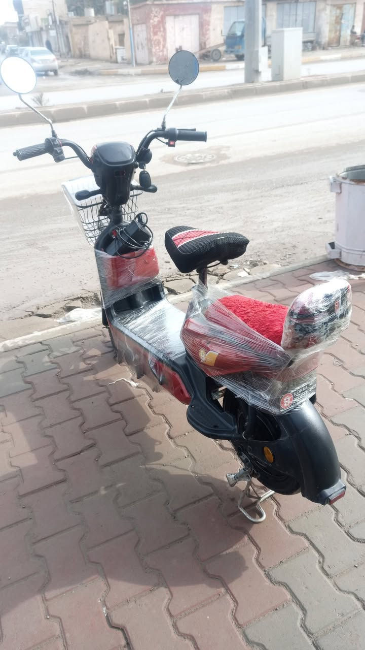 السلام عليكم
بايسكل شحن للبيع 
موديل 2025 
حجم 16 
السرعة 60 
3 تبديلات 
تشغيل ع بصمه وصويج 
بطاريات شرط ع فحص جدد 👉👉 
السعر 175 وبي مجال قليل 
مكاني الشرقاط قرب كراج الشرقاط 
رقم الهاتف ***********
شحن مايصرف شرط خدمي
