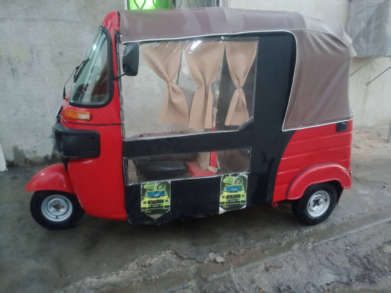 السلام عليكم ، تكتك باجاج للبيع موديل 18 نظافة موضحة ب صور بيها ضربات بسيطة معمرة خياسات وبيها ضربة بالوجه محرك مجفت مال شركة تخم تايرات جديد جادر جديد كهربائيات شغاله رقم بغداد باسمي تحويل ثاني يوم
المكان بغداد الدوره متواجد عل رقم فقط السعر 5,250,000 ( خمسة ملايين وربع )

تأخذها كبل تطلع على باب الله لو ماعندي بناء مابيعها رجاء البياع شراي ليتصل متفيدك ولا تعب نفسك

***********
