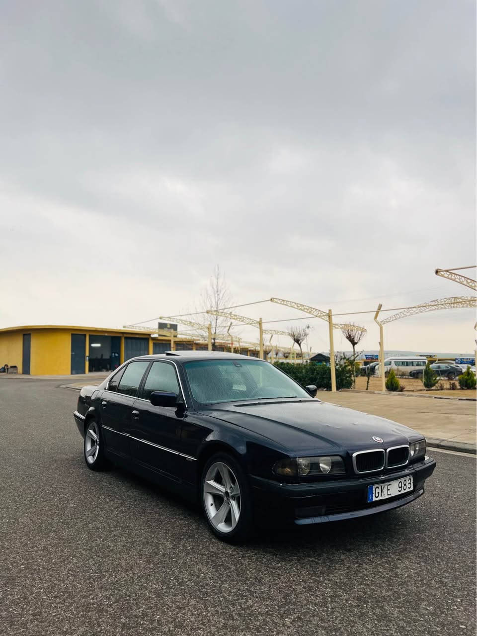 صقر موديل ١٩٩٨
مكينه ٦ بستن
حجم ٧٢٨
بئ دعم ايك جار
گئرو مكينه شه رت
منفيست عصلي 
غورامه شه رت
سلايت
قوديك شفت
كوشن جلد و هيتر
ستيرن كاره باي
شاشه 
كاميره
سينگو بشت حساس
صعر ٤٥ و مجال
***********
*********** دهوك, العراق
