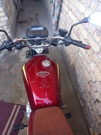 سلاام عليكم  دراجه سونلك خمسه كير البيع سعر خاص 07874658955