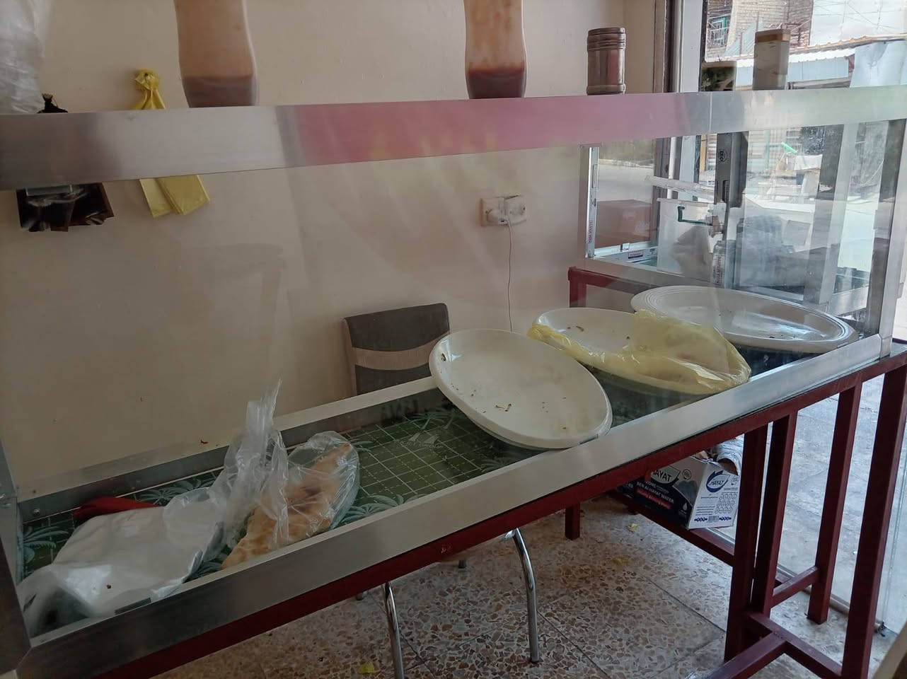 سلام عليكم باترينات جديده مع طباخ للبيع جديدات مستعمل شي قليل للتواصل ***********

