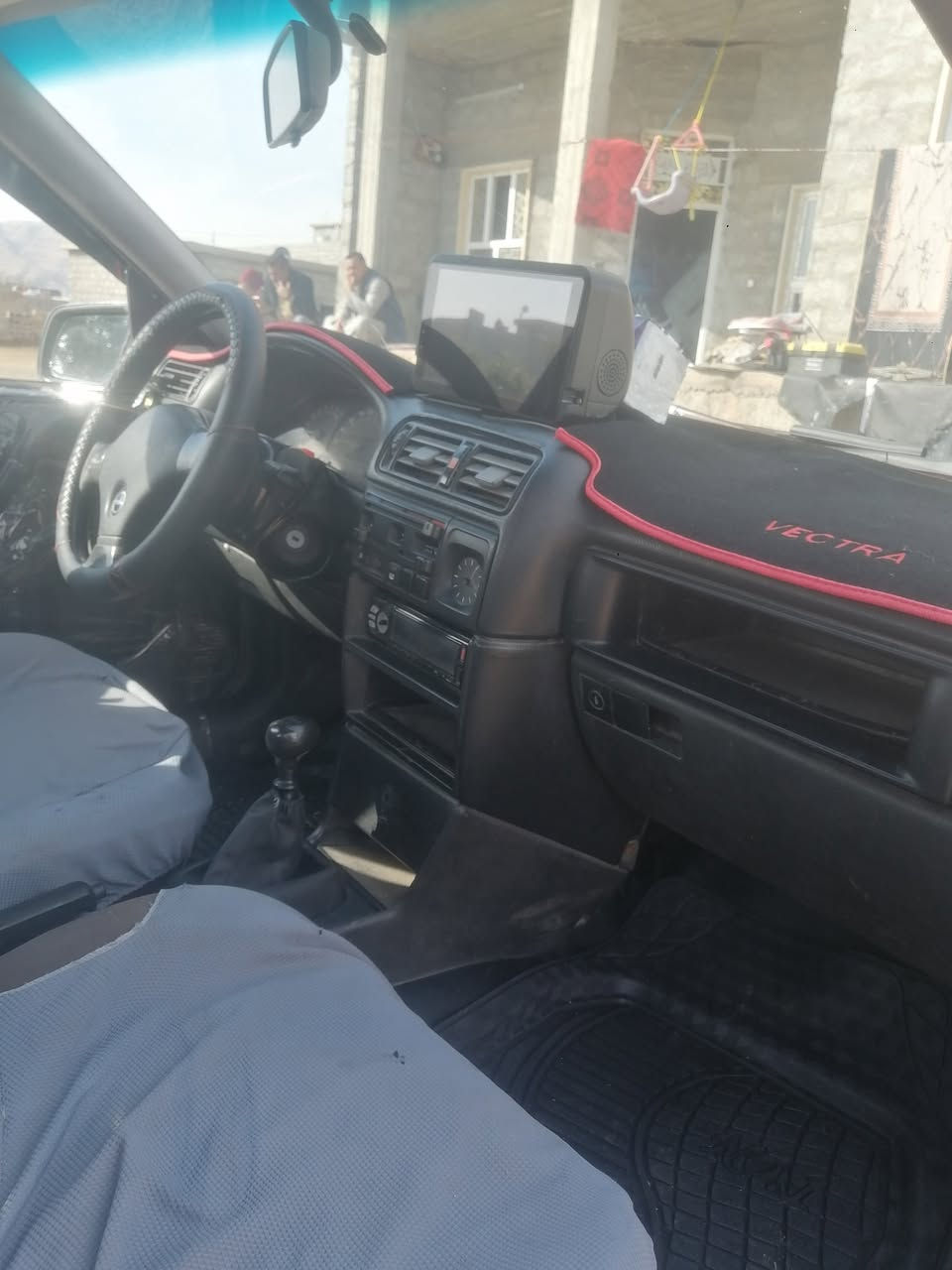 اسلام عليكم سياره اوبل فكتره موديل 92رقم نينوى سنويه ل 2027 شرط التحويل محرك 18  كاربائيات شقاله تدفئة السعر 45 وبيه مجال الاستفسار ***********
