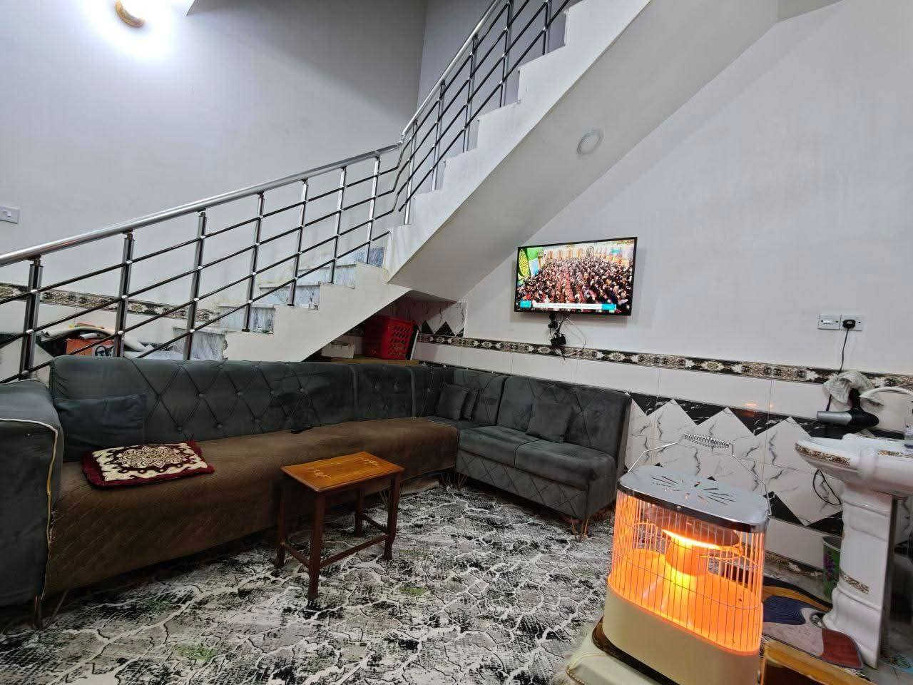 دار ١٠٠م مربع حي العرضات الاولى طابق الفرع قريب شؤون المراءه
***********
