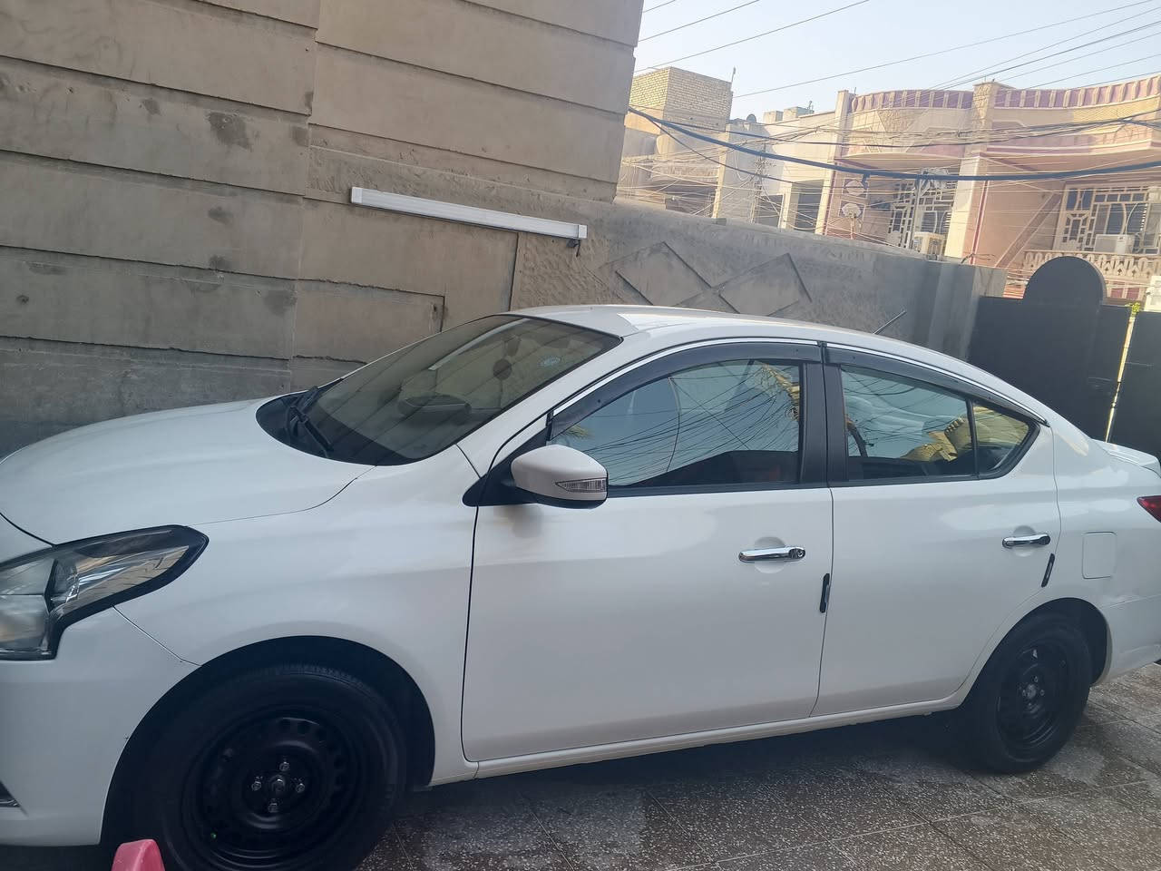 نيسان صني 2025 
مكفول عده شخط بل جاملغ 
ماشيه 46الف 
السياره برغي ممفتوح بيها ودينار متذب عليها سبير منازل 
سنويه ب اسمي تحويل مباشر ما اسوي وكاله فقط تحويل 
*********** 
السعر 125 ورقه
