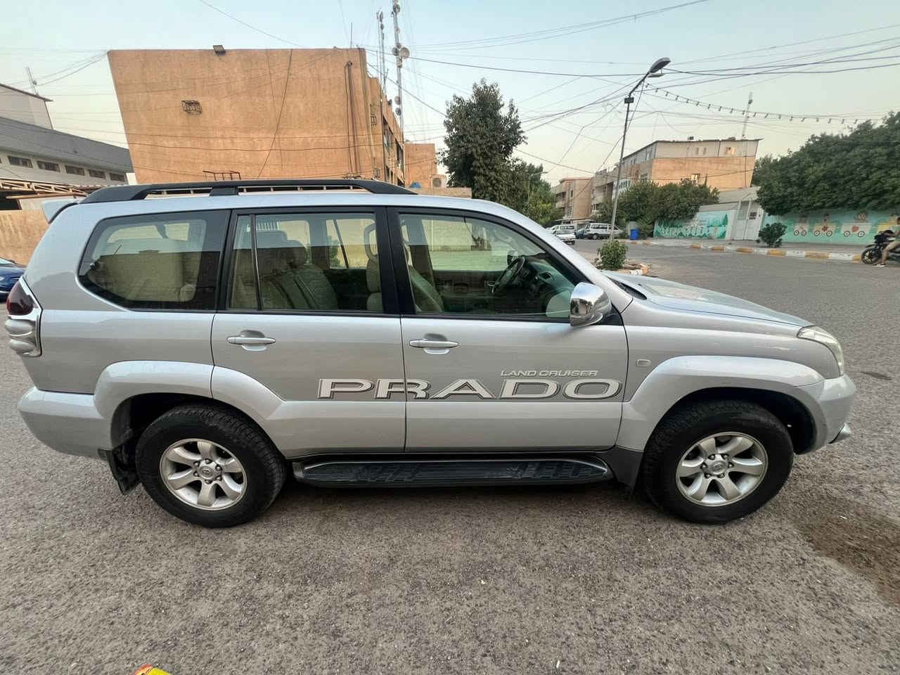 للبيع برادو 2009  خليجي
السياره جانيها صار هواي 
٦ سلندر دبل تانكي دبل سبير 
رقم بغداد 
السياره كفاله عامه ماعدى الماشر بالصور 
السياره كامله مكمله بي التبريد على غفله صار ضعيف يعني ( كمبريسر ) 
السعر (١٨٠) 
المكان بغداد الاعضمية الوقف السني
***********سرمد
