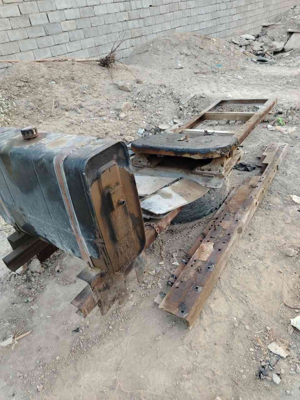 مدبل شاصي فالفو نضيف جدا مع دانكي هايدرولك مع صينيه بيم صغير للبيع إستفسار عله هذآ الرقم ***********  ***********. ملاحضة مكلف بنشر والله
