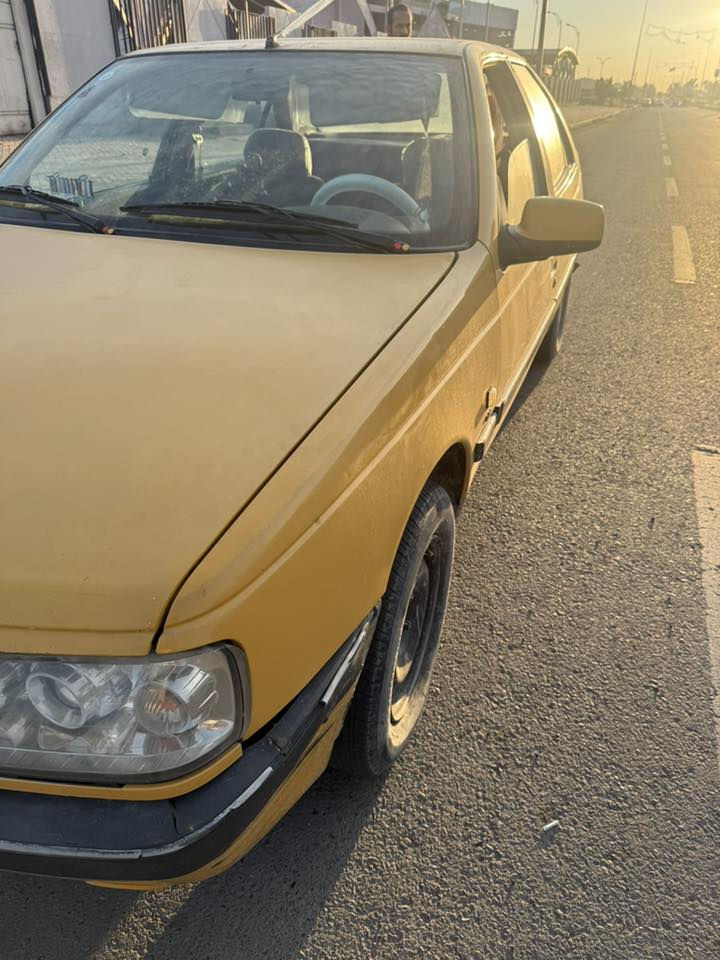 السلام عليكم 
بيجو لميس موديل 13 كفاله من ضربه والصبغ بلاديه كير ومحرك فرنسي تدفئه تبريد شغال رقم بغداد نكليزي مصفره هيئه وغرامه تحويل ثاني يوم السعر ٣٧ وبي مجال شراي يخابر ***********
