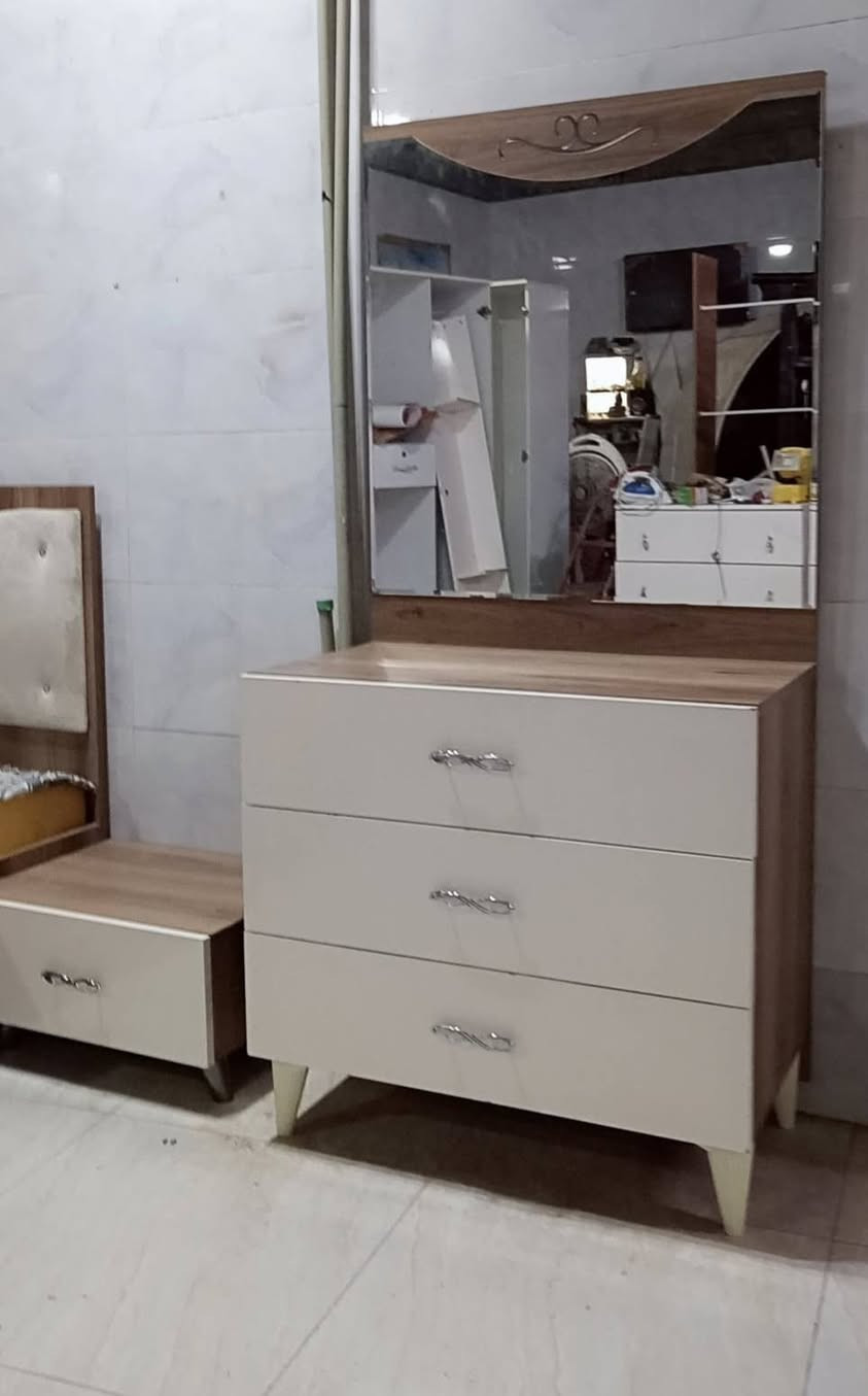 تاقم نوستن 
5پارچە
زۆرپاکوبێعەیبە
دۆشەکی ئەسڵی
نرخی 250 هه زار
***********
***********
سلێمانی السليمانية, العراق
