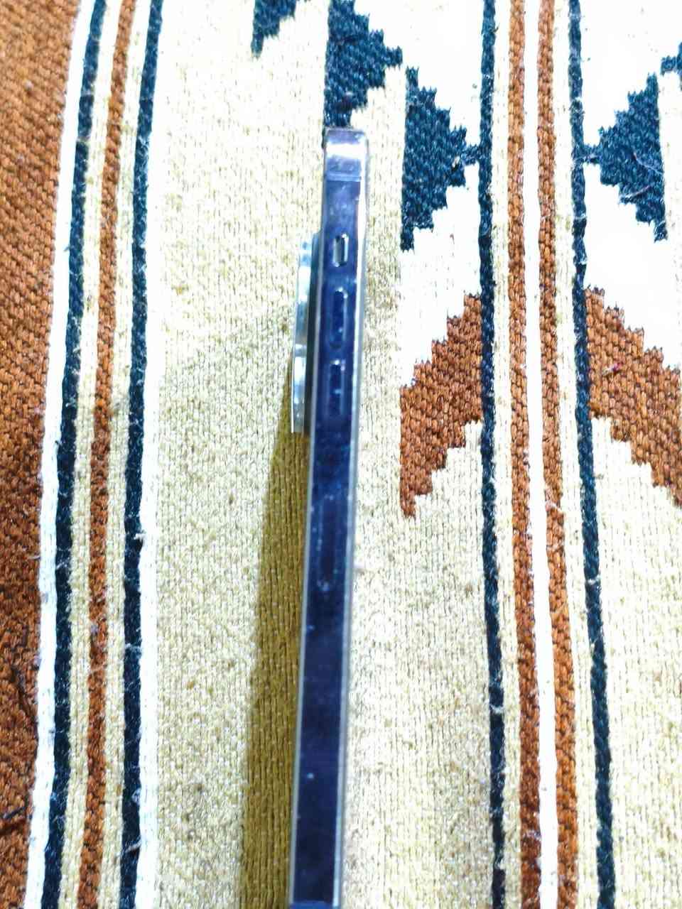 جهاز للبيع ايفون 14برو ماكس 
شرق اوسط 
بطاريه 85 
الجهاز مكفول ماداخل اي تصليح 
بس فطر بسيط بل ضهر مامبينه 
السعر 800 
*********** 
مكاني بغداد ماعدي توصيل
