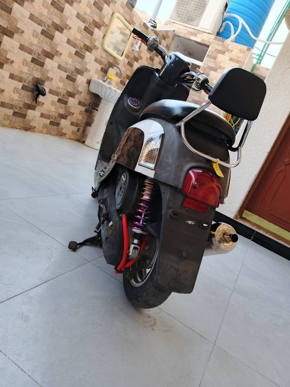 سلام عليكم دراجه بوليسي للبيع بوشه 55 تزويد بلاد كفرات بلاد دراجه كله على البلاد العنوان البصره حي الحسين للاستفسار على هذه الرقم ***********
