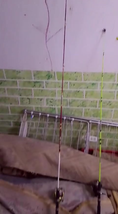 سبنرات جاهزه للبيع وحده مكينه 6000 والثانبه مكينه 4000 كل وحده وياهه فيدرين
المكان ابورمانه شارع السايدين يم البانزين خانه ***********
