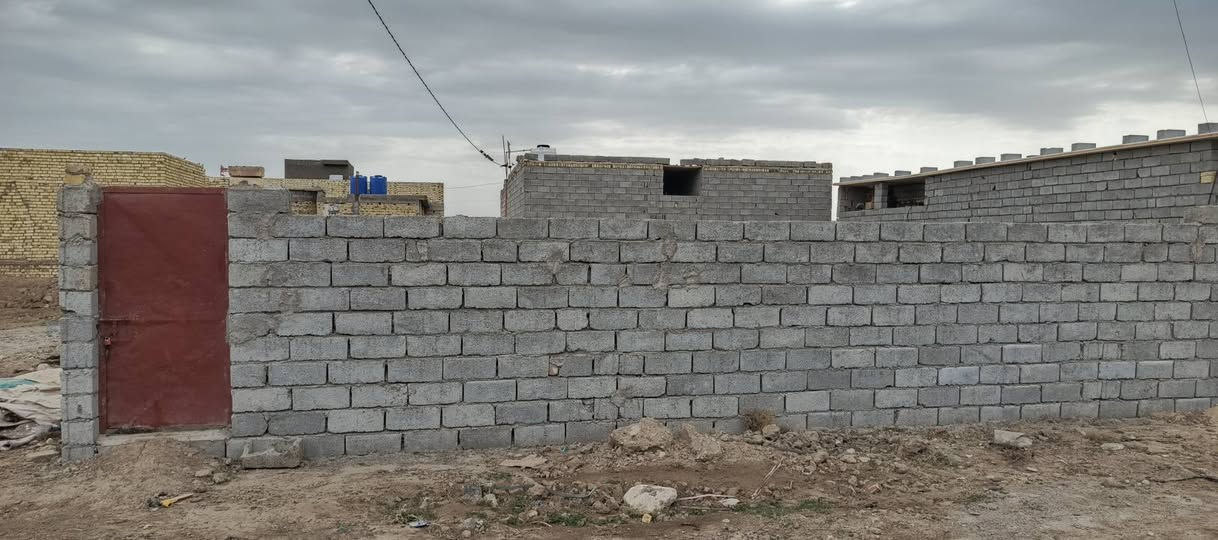 قطعة للبيع المساحه 300 م حي الحكيم نزله حسينية ابا لاحرار (جوه) اتصال ***********
