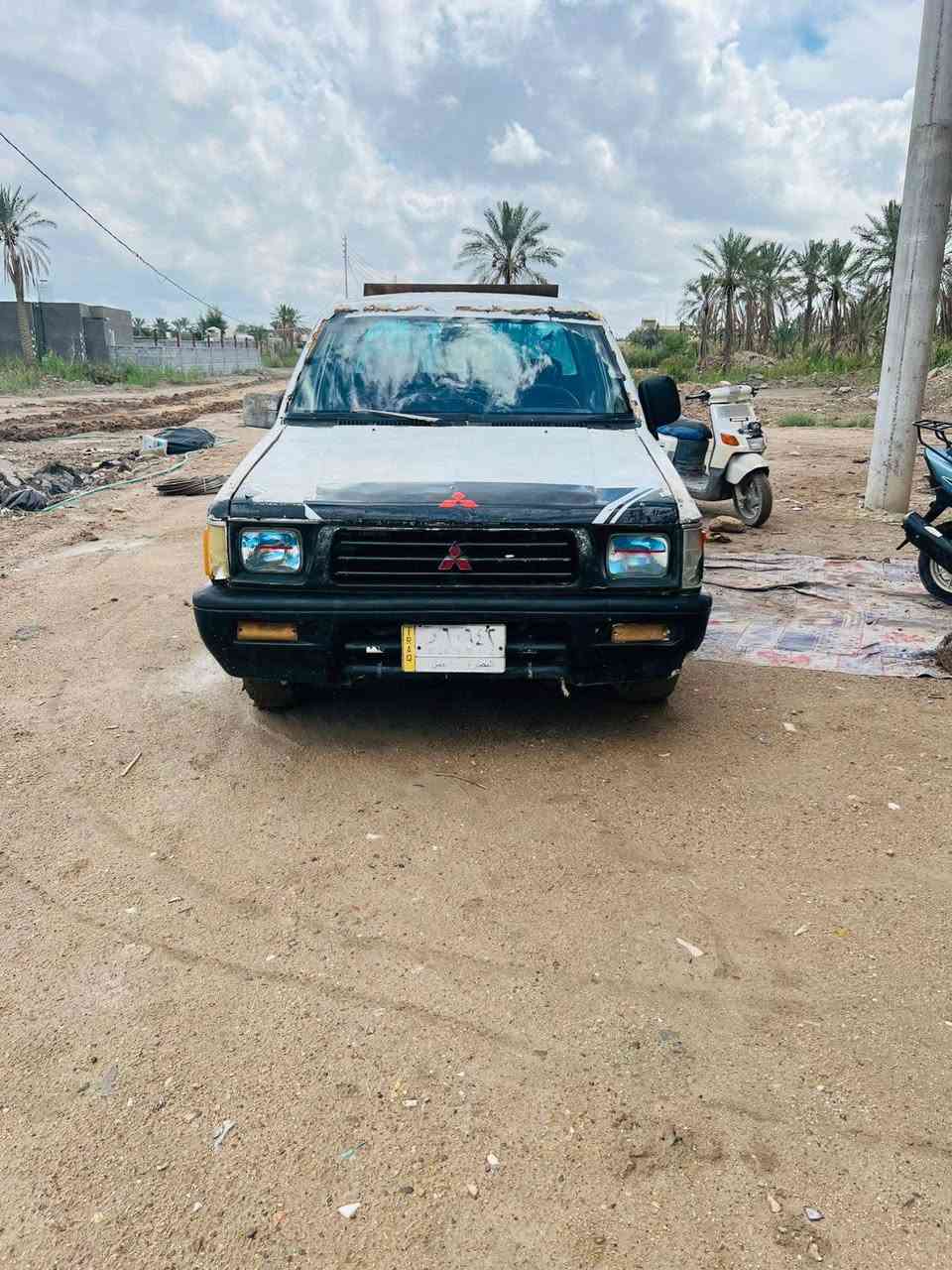 السلام عليكم مستوبيشي للبيع سياره جاهزه السعر 20 وبيه مجال *********** اتصل وبلخدمه
