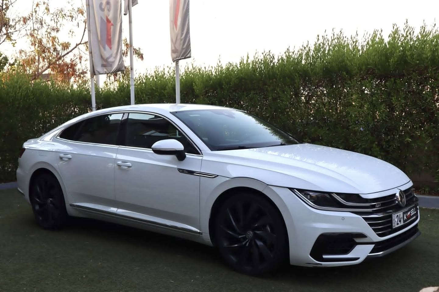 .فولكس واگن ارتيون -2020 🔥
.كلين تايتل 
.ماشي 59الف ميل فقط 
.(وارد الماني ضمان دولي سويجين )
. محرك 2.0 Turbo طياره 🚀
.مواصفات RL 
.خمس وضعيات قيادة 
.رادرا امامي خلفي 
.كاميرة خلفية 
.ويل حجم 20 
.لايت زينون  
.الدواخل كاربون ڤايبر 
. كشنات تدفئة
 .أوتو هولد
 .الكراسي الامامية مطرزة RL جلد وكنتارا
.المرايات الجانبية كهربائية 
 شبابيج بدون إطار (شكل سبورت)
.بك لايت ليد طويل 
.شفتات بالاستيرن
 .شاشة جبيرة CarPlay / Android Auto
.حساسات امامي خلفي 
.قيادة شبه ذاتية 
.مواصفات كثيرة جداً جداً 
.فول فول مواصفات ما عدا بانوراما
.رقم واتس اب  (***********)
