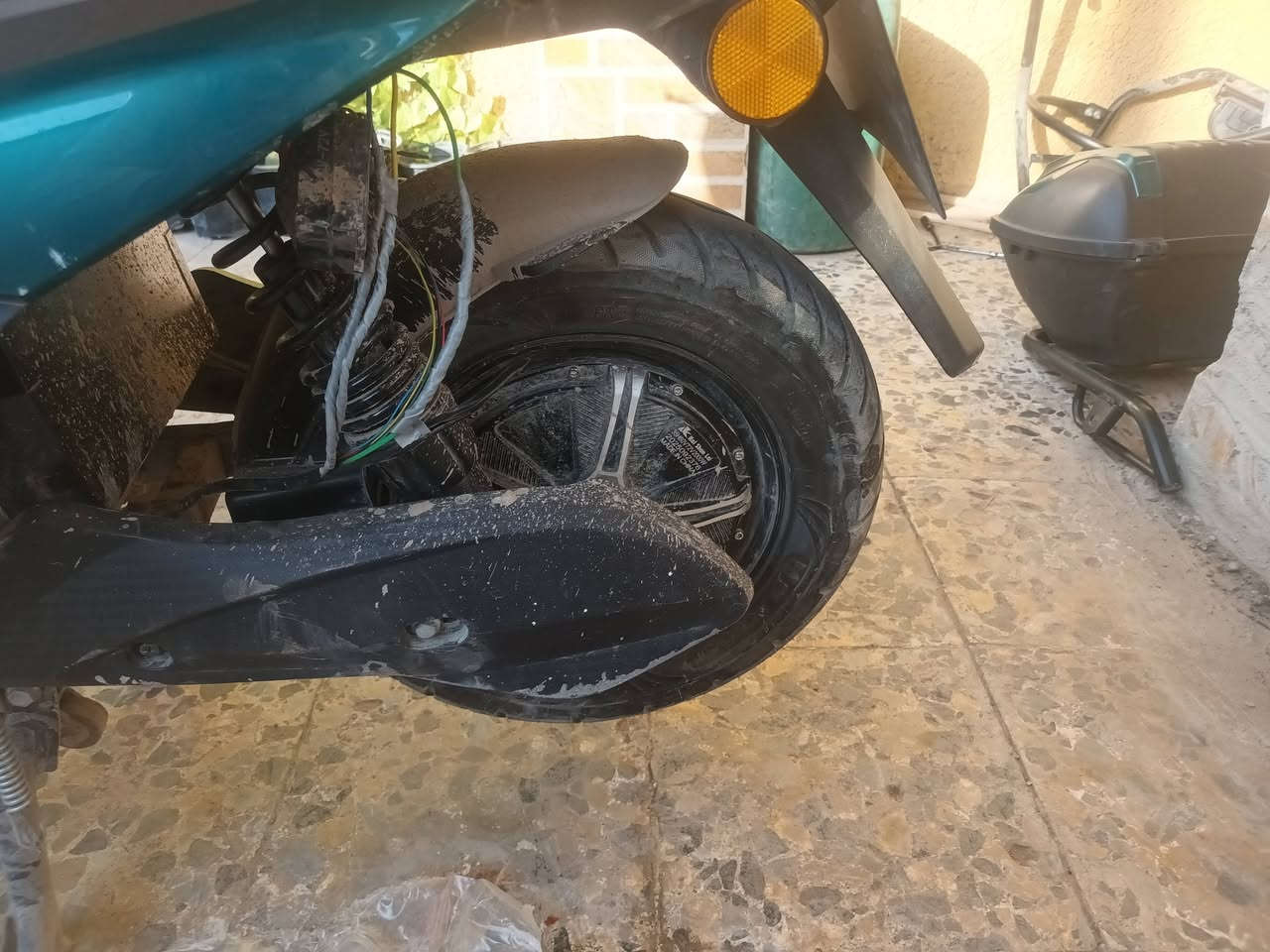 سلام عليكم سكنس جبلي للبيع بيها نقص باتريات ويل مكسور الأمامي  العنوان الغزاليه شارع ضغط ***********
