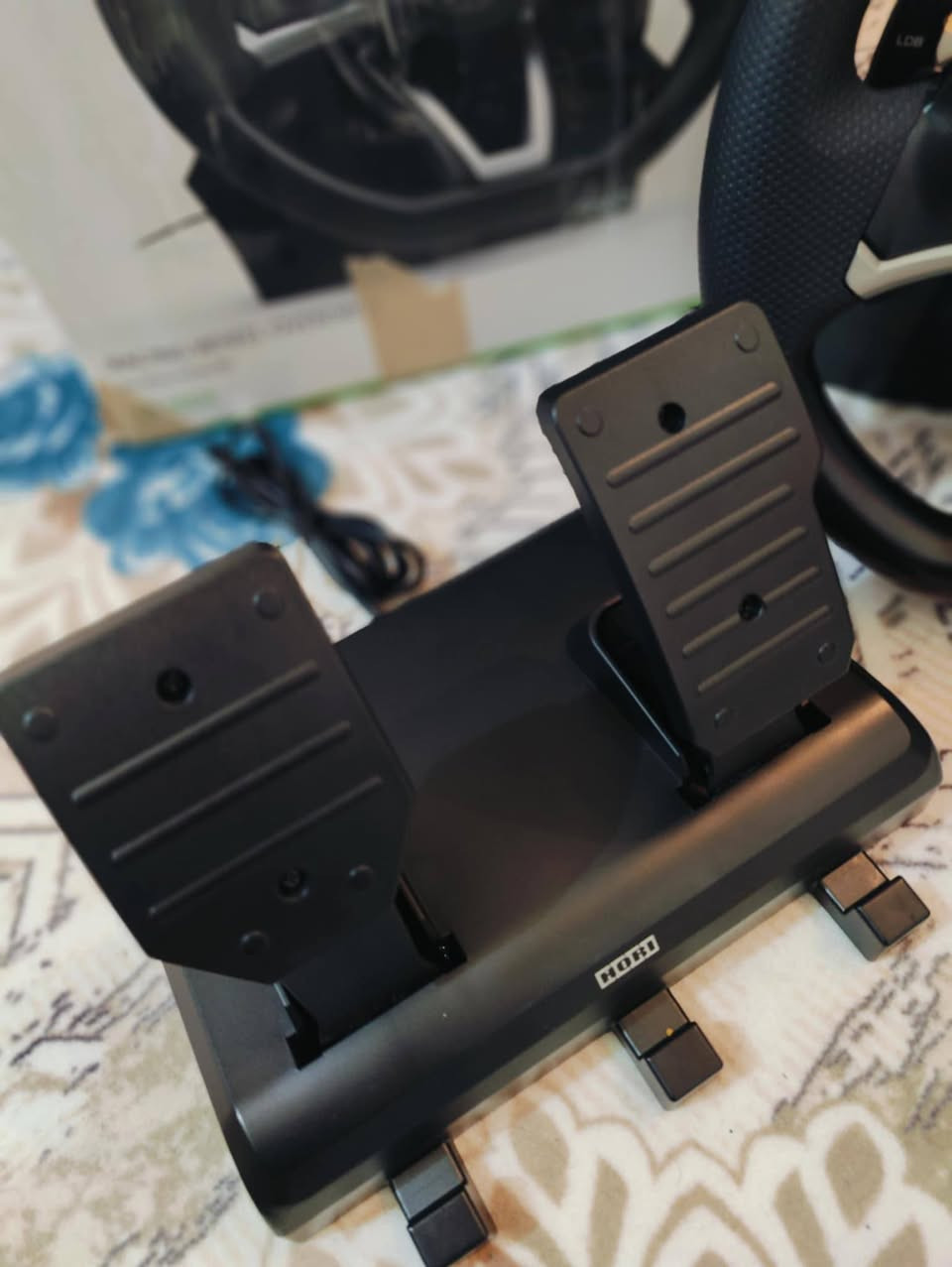 السلام عليكم 
دركسون اكس بوكس جديد نضيف نوعية ( هورا ) فرة كاملة اله شوي 
حديث يصير على جميع أجهزة الاكس بوكس من 360 لل سيريس إكس 

سعرة 75 الف وبي مجال للشراي 

للعلم مشتري اكثر من 150 الف وما مستعمل قليل كلش بسبب بعت الاكس بوكس اول ما جبته وضل عندي الدركسون 

مكاني البصرة الزبير وعندي توصيل لجميع العراق 

*********** واتساب
