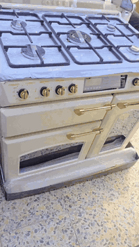 السلام عليكم  تم وصول وجبة طباخات ايطالية
✅ امان كامل بنسبة 100% وامن على الاطفال
✅ مروحة فرن داخلية لتوزيع الحرارة بشكل متساوي
✅ مشاعل المنيوم مطلية تظيف لمعه مميزة للطباخ 
✅ مؤقت ميكانيكي يعمل حسب الوقت مالتج وينطي تحذير 
✅ باب زجاج حراري عازل للحرارة بشكل تام 
✅ الفرن الفوق معزول وامكانية التشغيل احادي وثنائي
✅ ضمان من شركة  تكنو كاز لأنظمة المطابخ الإيطالية لمدة 5 سنوات
✅ حفة فنية في المطبخ من شركة تكنو الايطالية 
✅ يحتوي على 3 افران (مايكرويف؛ فرن كهربائي؛فرن غازي )
✅ متوفر حالياً ولفترة محدودة بعدة الالوان 
✅السعر775 الف 
العنوان الشعب مقابيل بانزين خانة عدن
للطلب والاستفسار يرجى مراسله الصفحه📩
***********
***********
