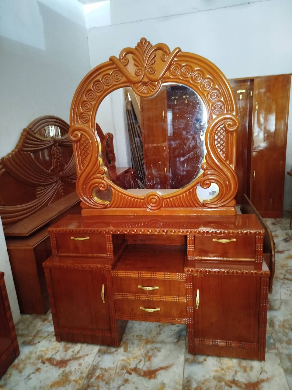 غرفه أم سته تزكام للبيع
داخل وخارج صاج ضهر جرجوبه 
شد براغي سعر 950 وبي مجال 
العنوان العزه القديمة 
***********
