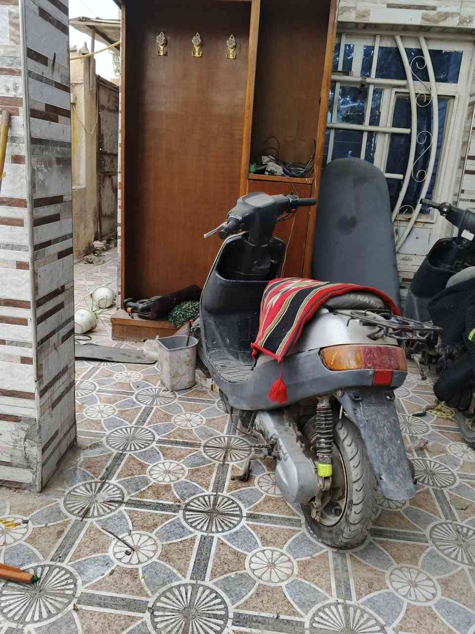 السلام عليكم دراجه زعره 60 دراجه نهضه ومعدل كهربائيات شغاله باتري كاعد مكاني ديوانية  حي العسكري الثاني 130 وبيه مجال الشراي ***********
