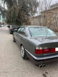 بي ام 520 • جير عادي • ABS