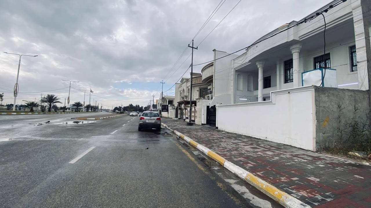 بسم الله الرحمن الرحيم 
🔴بيت للإيجار مقابل سيطرة الموضفين 
🔴عل شارع العام 
🔴سعر يجار مليون ونص 
🔴للاستفسار مراجعة 
🔴مكتب فلاح الزوبعي ***********
🔴خميس الحلبوسي ‭0790 175 6332‬
📍الفلوجه مقابل مجمع الشفاء
