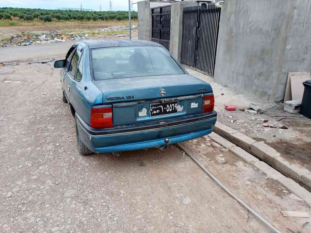 ڤیکترا مۆدێل 1993مەکینە 18ی هەژدەی قایش پان سەنەوی و وەکالە لێدرانی قورسی نیە سەیارەکە بێ مەسروفەو تەنها مەکینەی کەمێک دوکەڵی هەیە لەزەختی سعری 17کەمێک مەجال
ژ.م +واتس اپ /*********** أربيل, العراق
