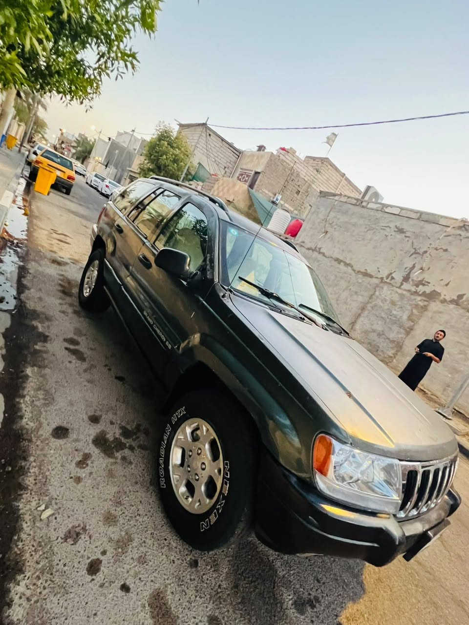 سلام عليكم
جيب شيروكي موديل 2003 كفاله من ضربه ولكص ولنقل 

كير ومحرك ثنين ونص فيفتي بلكارتون 
دواخل جدد
حداده جديده تخم تاير كهربائيات كلهه شغاله 
رقم بغداد مشروع وطني سنويه 2028 باسمنه تريد تحويل تريد وكاله 
السعر 34 بيه مجال مكاني البصره القبله 
الاستفسار ***********
