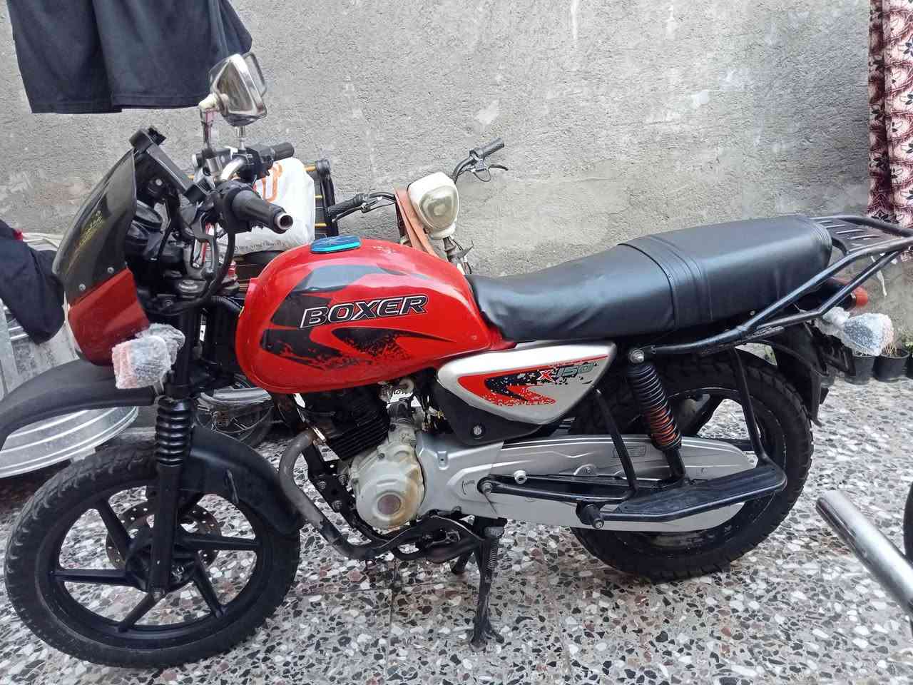 دراجه بوكسر لبيع مديل 22 سعر 950 وبيه مجال *********** مكان حسينيه

