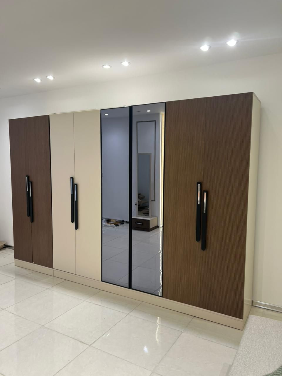 #المنار عنوان الجودة انسب العروض ال5قطع وال7قطع💥  الخاص موجود باي وقت 
بسم الله نبدء  وعليه نتوكل  
عروض خاصة ولفترة محدودة التوصيل 🚚والشد 🛠️🪛مجاناً داخل بغداد
التجهيز خلال 48 ساعه  او 24ساعه
الأسعار تحت  وداخل الصور
دواشك نفرين ونفر ضمان
عدنه

ال5قطع  شبابي تبدي من 555لحد 895
ال5قطع تبدي من 565الف لحد 825
6قطع تبدي من 575الف توصل لحد 800
7قطع تبدي من 775الف توصل لحد المليون
9قطع تبدي من مليون الف لحد المليون و480
10قطع الاقتصادي تبدي من 955الف لحد المليون و155الف
الموديلات الشبابيه تبدي من 555الف توصل لحد  المليون و155الف
11قطع اقتصادي من مليون 155 والف توصل لحد المليون و و200الف
ويكمن إضافة مخزن جك لبعض الغرف 

تتوفر لدينا اكثر من 150موديل ماعليك سوى مراسلتنا واحنا ندزلكم باقي الموديلات
تتوفر ايضاً دواشك نفر ونفرين بأسعار مميزة
للحجز والاستفسار راسل الصفحة او  مراسلتنا على الواتساب
***********
