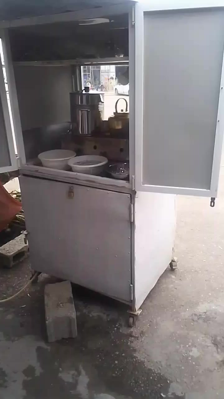 السلام عليكم اخوان عندي كشك مال شاي للبيع مكاني كركوك مواد كامل شراي يتصل على رقم ***********
