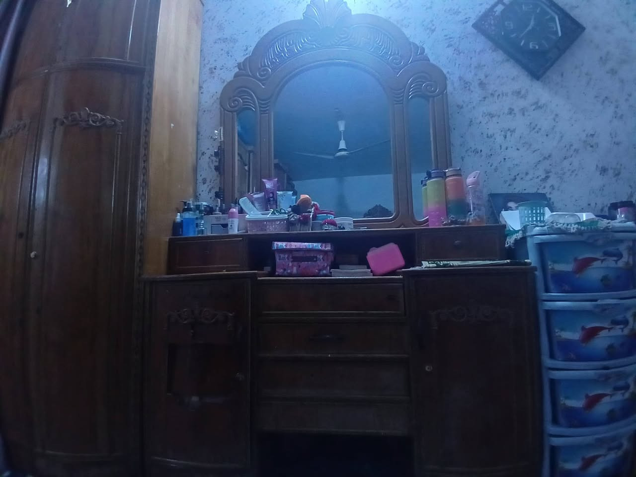 غرفه للبيع الاضرار الي بيه واضحه بصوره رايدته ٣٥٠ بيه مجال


**إذا كنت صاحب هذا الإعلان وتريد حذفه لأي سبب، رجاءا أرسل رسالة إلى الدعم الفني**