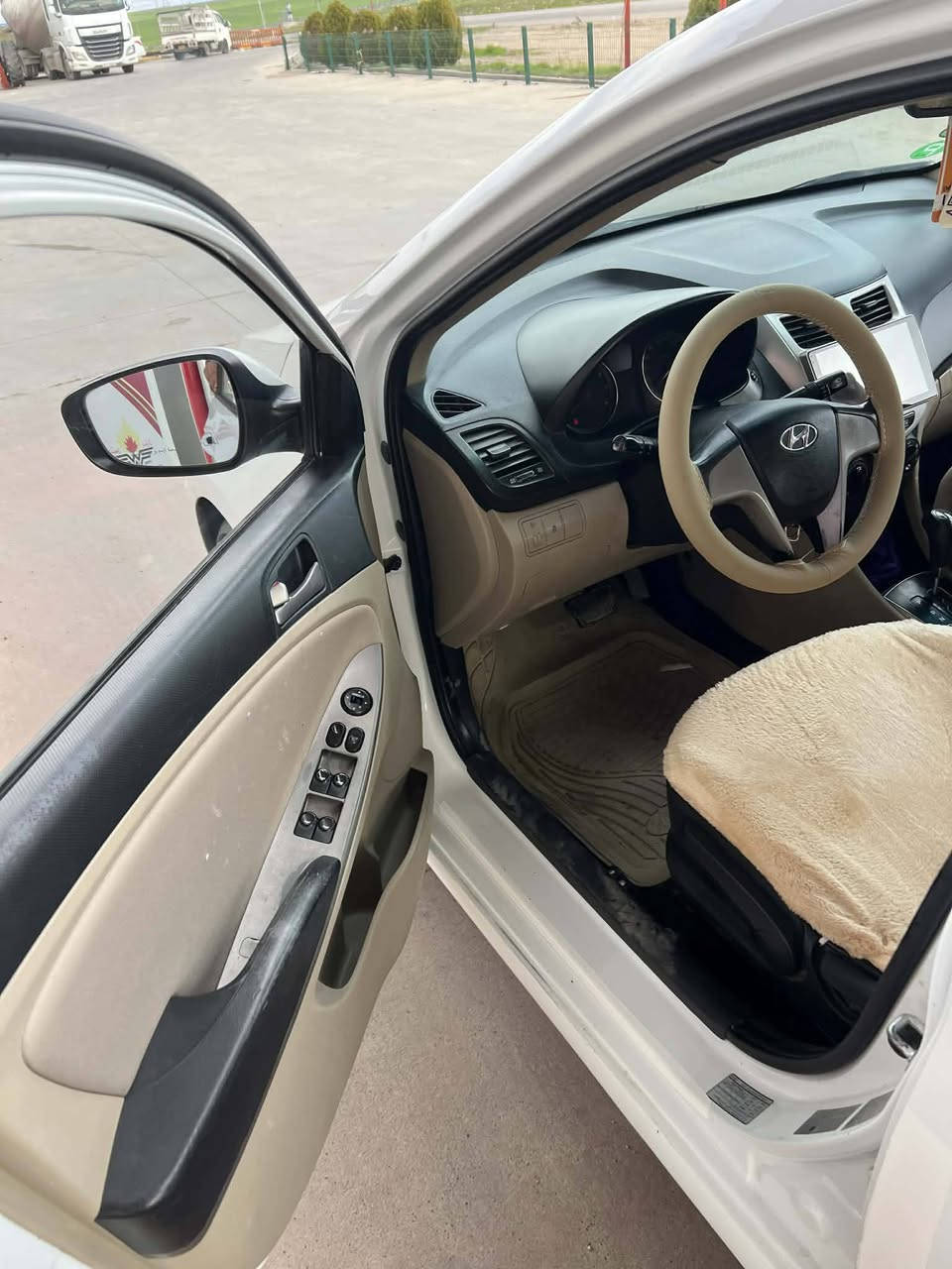 اكسنت 2017 محرك مامفتوح خليجي محرك دوش
سنويه ساقط جاملغات كدام صبغ بدون دواخل 
السعر دفتر بي مجال ***********
