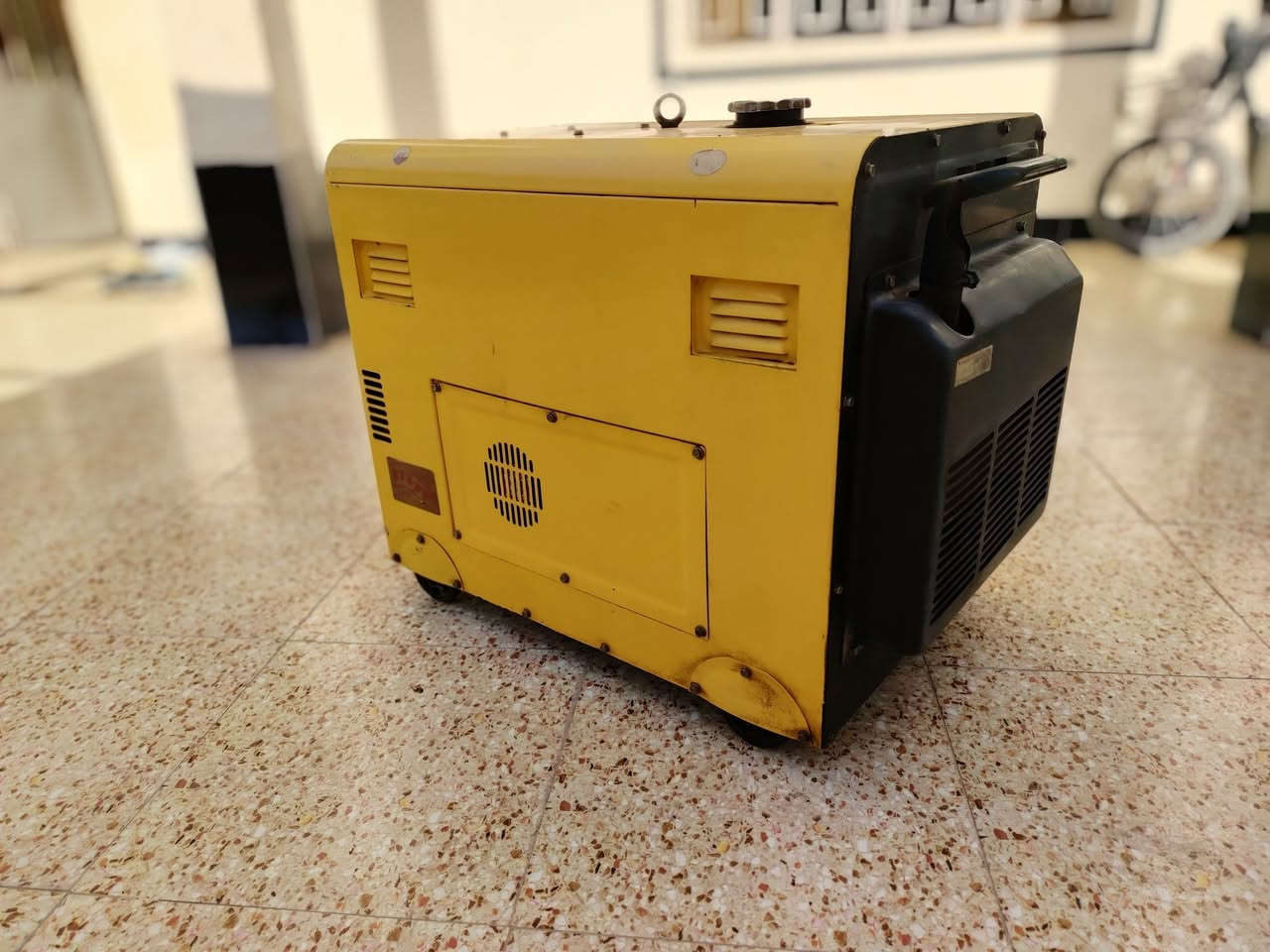 مولد للبيع ٣٢ امبير
كاز وضع شركة مامفتوح 
شغال مابي نقص فقط باتري
مليون و١٥٠ الف وبي مجال للشراي
مكاني ديالى المقدادية قرية اللهيب 
***********
