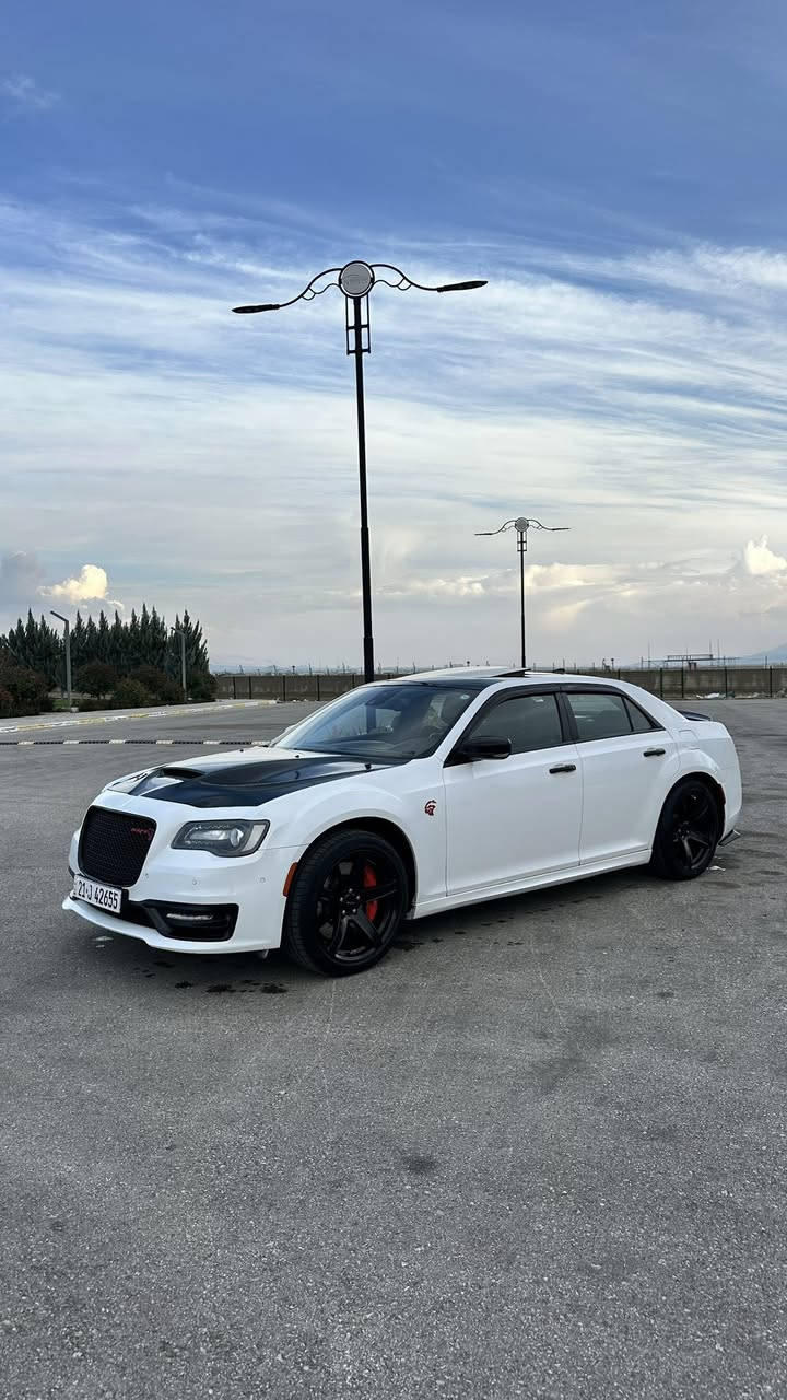 السلام عليكم اوباما مزود كامل SRT
موديل 2017 فول مواصفات
محرك 6400 
رادار امامي 
رادار جانبي نقطة عمياء
بانوراما
حساس امامي 
حساس خلفي كامرة
تشغيل عن بعد 
كشنات تتفئه + تبريد
كشن دبل حظن 
كشنات خزن ميموري
ستيرن كهربائي هيتر
بلكات ريسنك
ولف حماوه ريسنك 82
اكسل + عربانه خلفية فرممه  مال هيلكات مشدود عليها
فجوج وفلنجات وبريك 6 بستم مال هيلكات عليها
ومشدود عليها شوته مال هيلكات
صدر + تايرات جديد اي نقص ماكو بل سياره 
السيارة عليها تفريغ كزوز موبر بدون قطرة لحيم
انطيك سيارة نص غراضها srt ونص غراضها هيلكات
وسنوية وهزه وفحص كوله جديد مسويه 
وتفاصيل الحادث مسويله سونر جديد مرفق ويه الصور
والسعر 240 وبيها مجال 
 تريد تفاصيل عن اي شي خابر عل رقم وعليه واتساب والسيارة متواجده بسليمانيه
***********
