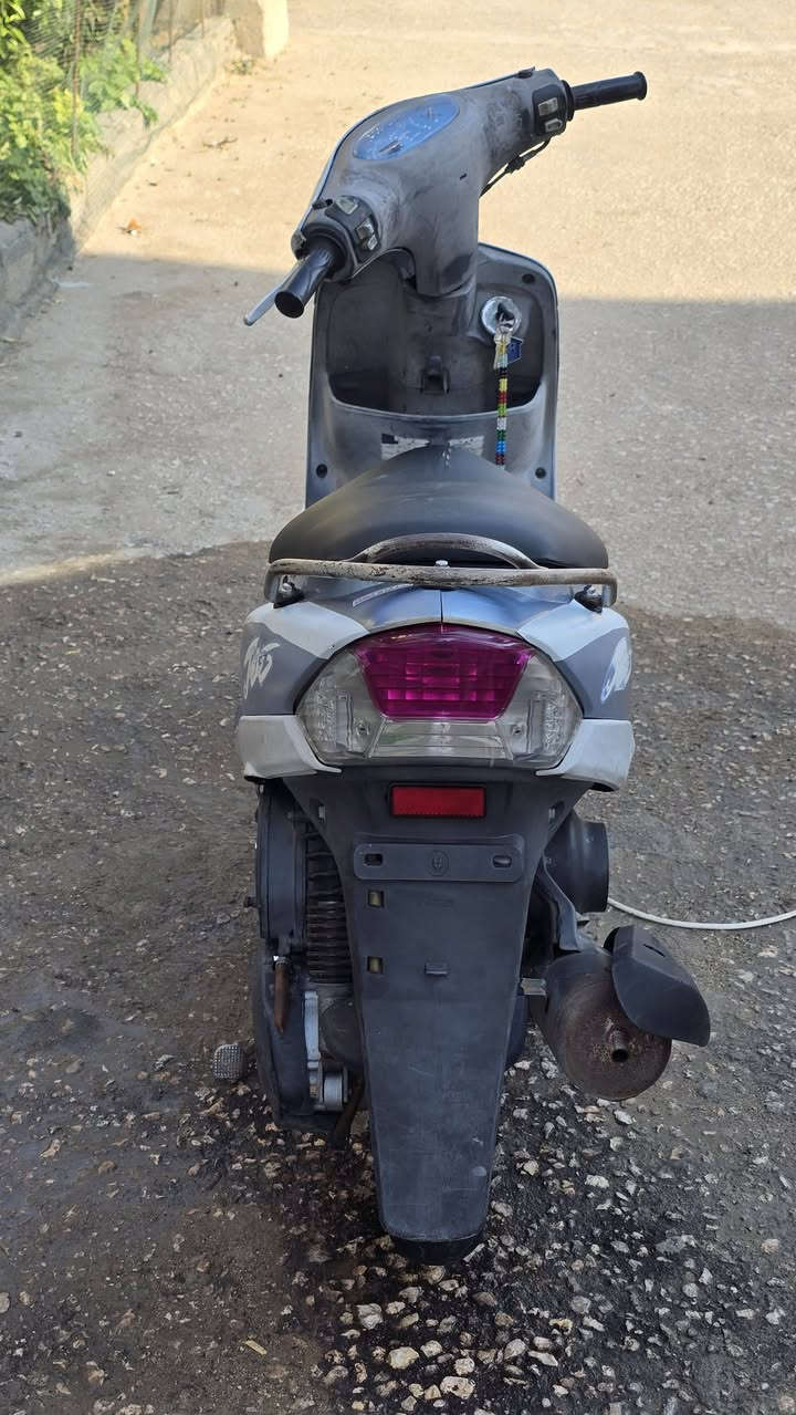 سلام عليكم
ماكس منغولي نظيفة حيل مكينة ما مفتوحة بلاد كلشي بيها بلاد بلاد ختم واحد وية المكينة 2006 كاملة من كلشي (نقصها واير عداد فقط فقط) رايدها 775 الف وبيها مجال كلش بسيط مكاني كربلاء رقمي ***********--*********** موجود فيس واتساب
