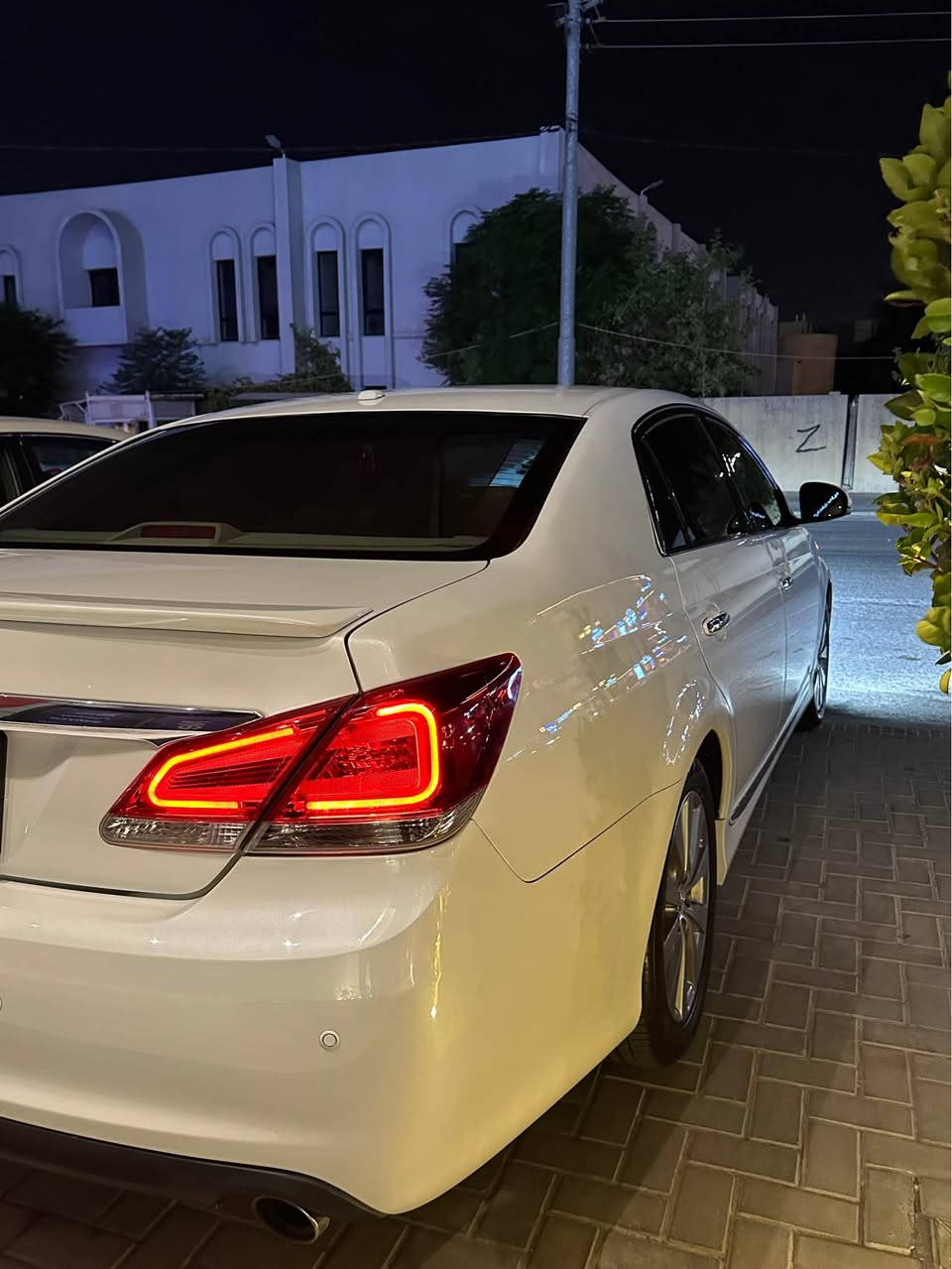 تۆیوتا ئەڤەلۆن ٢٠١١ مانگی ٨ ساخ
قەپات مواسەفات ناو زەرد
١٣٠ هەزار رۆیشتووە
گێڕ و مەکینە بەشەرت نەکراوەتەوە
دەنگی دیجیتاڵ بەشەرت
٤ پارچەی پەمپە بەبێ لێدران بەشەرت
پێشی سڵایدەکەی پەمپە

نرخی ١١٦ گەڵایە 
لە سلێمانیم 
تکایە ئەگەر موشتەری نیت تێل مەکە هەموو شتەکانم نووسیوە
*********** السليمانية, العراق
