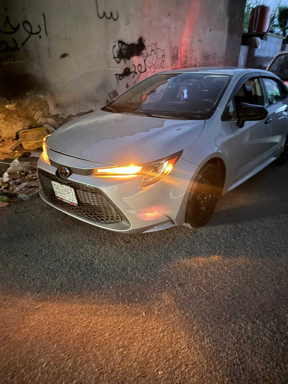 سلام عليكم سياره كورله LE مواصفات معروفه مديل 21امريكي محرك وكير وحداده وتخم تاير تبريد جاهزه مابيها كل نقص لسياره معوقين مكاني بصره لسعر 130وبيها مجال او مراوس حسب لقناعه الرقم ***********
