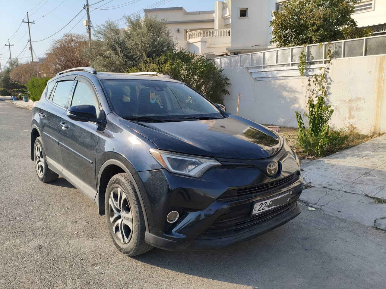 سلام عليكم
راف فور 2017 xle للبيع
وارد امريكي
مواصفات xle فول مواصفات 
رادار امامي 
مثبت سرعه 
تثبيت مسار
كامرة خلفية 
ويل حجم 17
ماشية 150الف ميل
بيها قطعة وحدة 
السيارة مكفوله من التنقيص والتبخير
السيارة رقم اربيل ومكانها اربيل
السعر: 155 ورقة وبيها مجال 
رقم الهاتف للتواصل على الواتساب:***********
