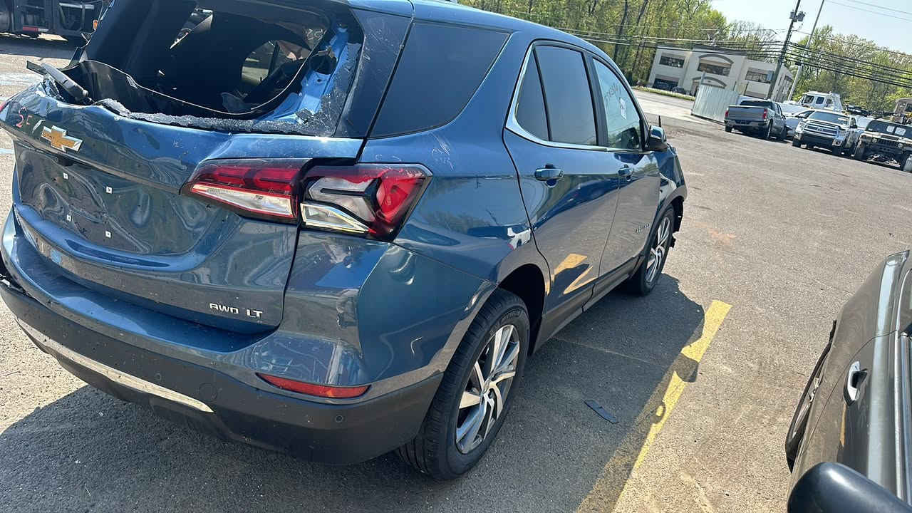 شفروليه كوينكس 2024 LT 
لون ازرق فول موصفات عده البنو راما
الحادث واضح بل صور السيارة ابيع على حادثهه
باسمي تحول مباشر
السعر 68$ ورقة قفل
العنوان : بغداد مجمع مشن
***********
