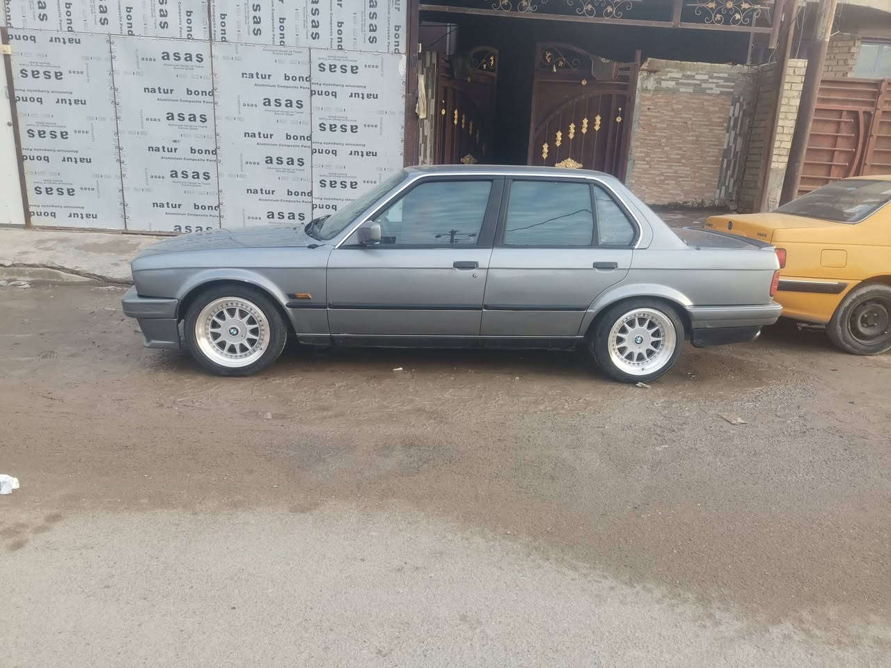 السلام عليكم
E30
زعره
مكينه ٢٥ مسكر تك فاينوص
كير نمره قصيره
اكسل مفتوح بس بي حشوه بل ٢الكسل يقفل
بجم حاويه
كشنات جلد حاويه قلاب
بطاين جدد
دشبول حاويه ولافطر
دشبول الخلفي بلادي ومن نوادر ابو الصطاب لايت
دمام  وسماعات كلهن تويتر
جام ٤كهرباء كله شغال
وياله توسايز هارتج
كزوز تفصال بوريين للأخير عليها اكس بايب طلقات ثنين واي بايب  دبه خلفيه ام البوابه
كهربائياتها كلها شغاله سياره مابيه نقص برغي
سياره صاعده هزه وماعليها اي غرامه
ارقم انكليزي
رقمها انبار بسمي
مكان سياره بغداد البياع تقطع درويش حي التراث
سعرها ٥٥وبيها مجال
***********وتساب
***********
