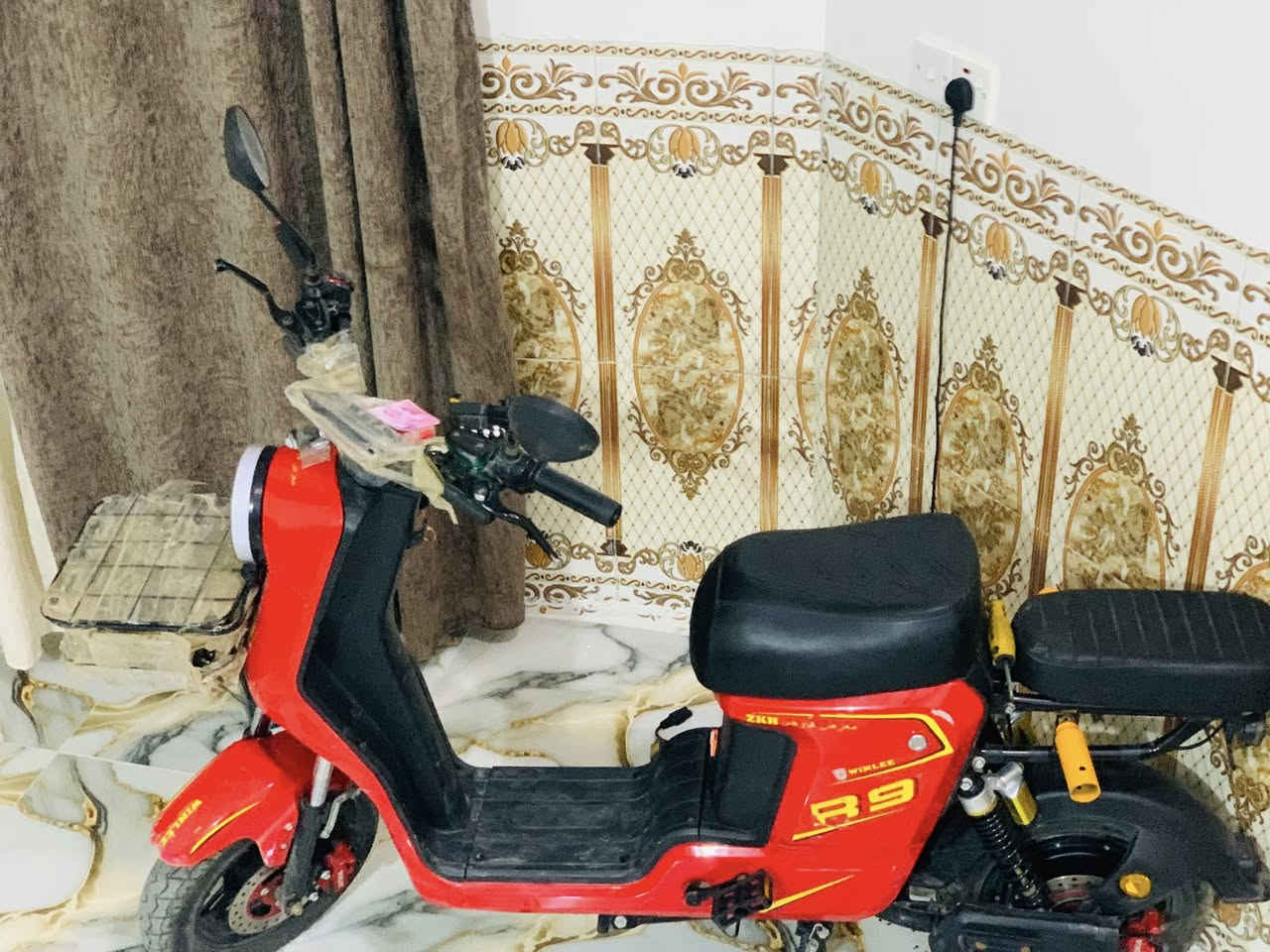 سلام عليكم دراجه شحن البيع نقص فقط بطاريات دراجه كامل كلشي شغال بيها فقط عوزه بطاريات سعر قيم وآخذ 
أو مراوس بانزين شعندك اعرض مكاني بغداد بسمايه قريه عشره


**إذا كنت صاحب هذا الإعلان وتريد حذفه لأي سبب، رجاءا أرسل رسالة إلى الدعم الفني**