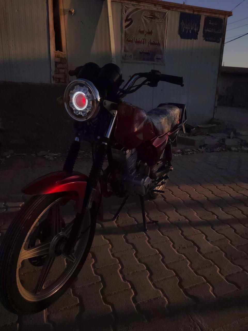 دايون عضم للبيع كلك ماعيزه برغي تنكر سلف وتروح
السعر 600 وبيه مجال 
المكان نجف الاشرف / قضاء المشخاب 
***********
