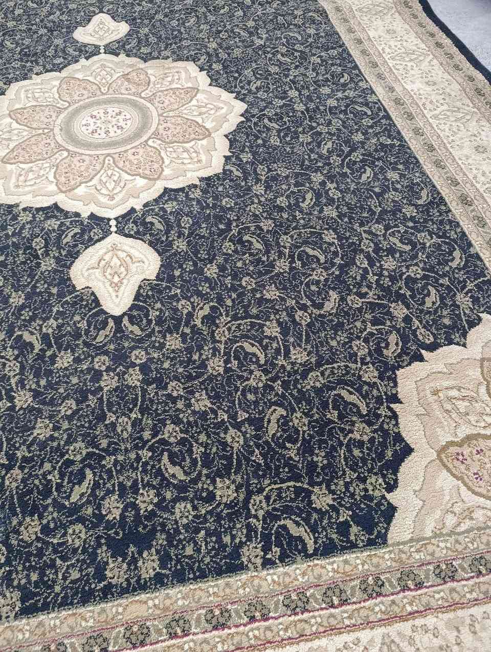 زولية تركي قياسه 3 في 4 نظيفة للبيع وعندي توصيل *********** بي واتساب
